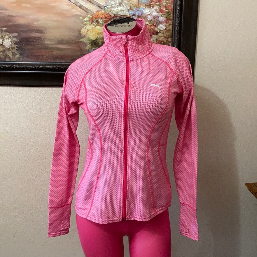 Puma Yoga Running Jacket Thumb Holes Women’s Size Small Barbiecore Pink Stretch